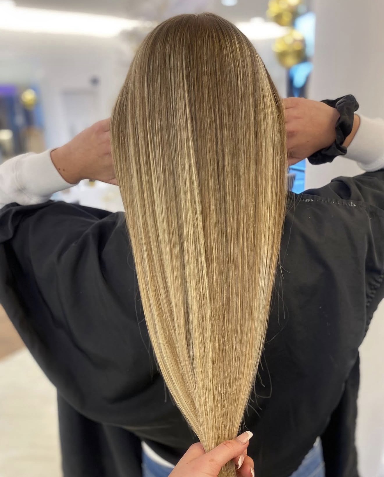 Friseur finden - Sprachen: Deutsch - Professionelle Haarverlängerung mit hochwertigen Echthaar Extensions bei WOW Hair & Beauty. Natürliches Ergebnis mit voller Länge und seidigem Glanz.

 - Wow Hair & Beauty